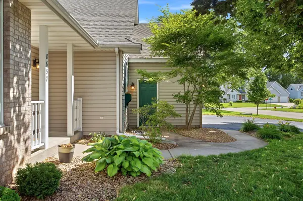8657 Jewel LN S, Cottage Grove, MN 55016