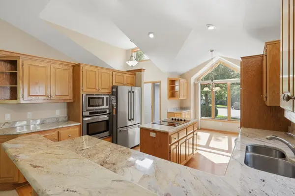 1885 Magnolia LN N, Plymouth, MN 55441
