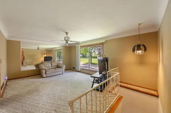 1422 Kent ST, Saint Paul, MN 55117