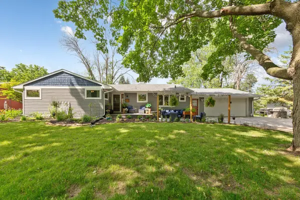 406 Ivanhoe AVE W, Northfield, MN 55057