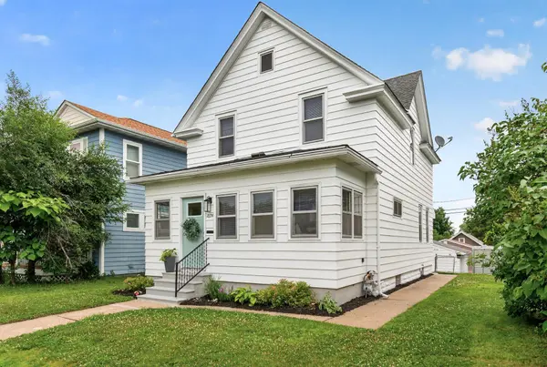 1074 Galtier ST, Saint Paul, MN 55117