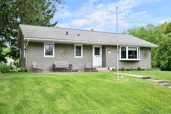 1309 Wincrest DR, Winona, MN 55987