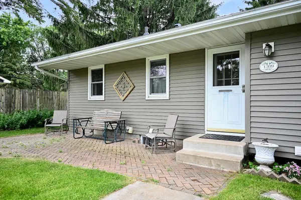 1309 Wincrest DR, Winona, MN 55987