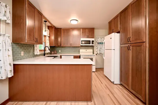 1309 Wincrest DR, Winona, MN 55987