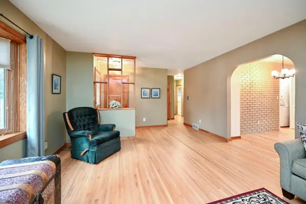 1309 Wincrest DR, Winona, MN 55987