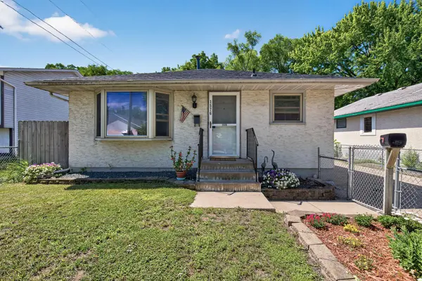 1576 Case AVE, Saint Paul, MN 55106