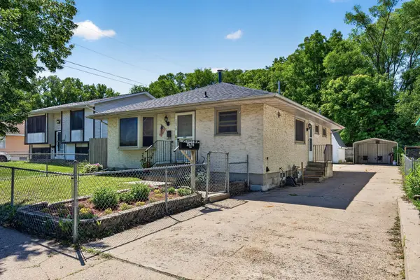 1576 Case AVE, Saint Paul, MN 55106