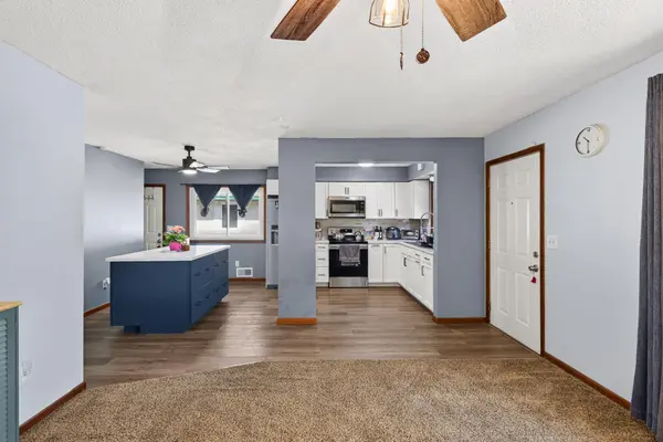 1576 Case AVE, Saint Paul, MN 55106