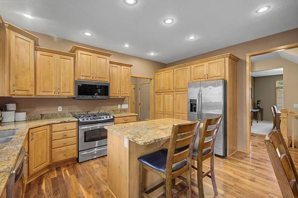 6680 Merrimac LN N, Maple Grove, MN 55311