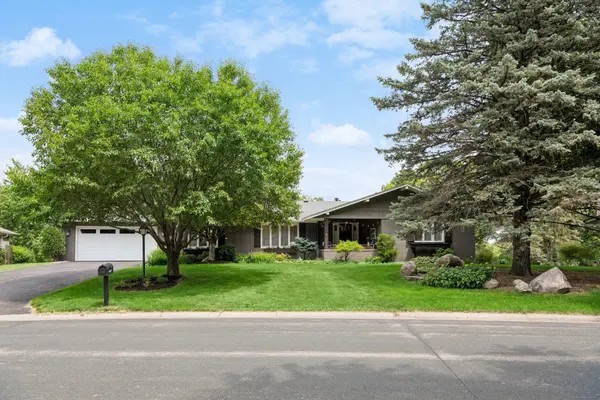 6134 Arctic WAY, Edina, MN 55436