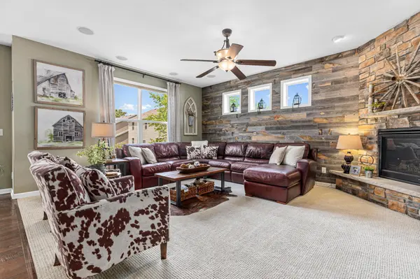 617 Eastgate Pkwy, Mahtomedi, MN 55115