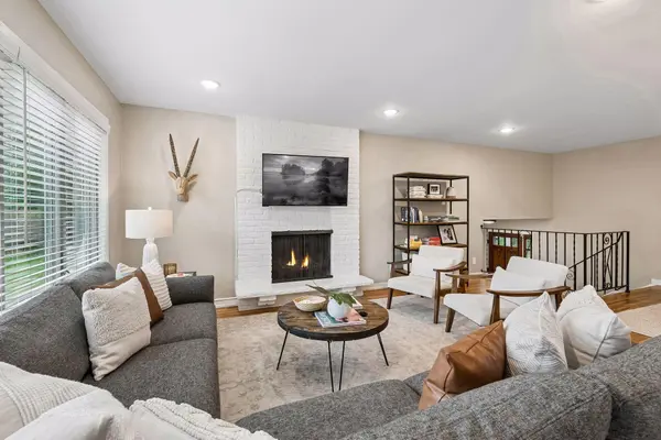 6328 Limerick LN, Edina, MN 55439