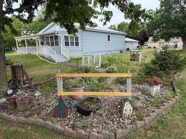 10923 Main ST, Glenville, MN 56036