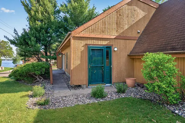 4900 Larson RD, Shoreview, MN 55126