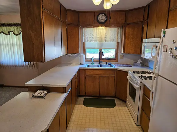507 S Elm ST, Lamberton, MN 56152