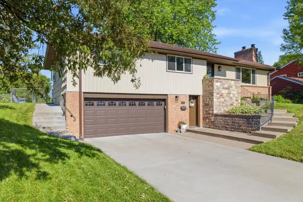3404 Skycroft DR, Saint Anthony, MN 55418