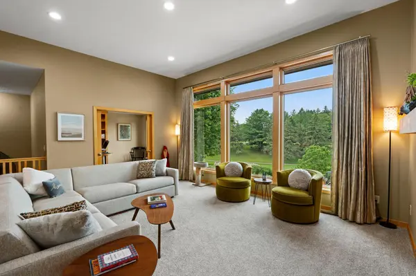 1314 Mayflower DR, Northfield, MN 55057