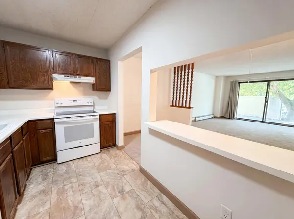 10511 Cedar Lake RD #205, Hopkins, MN 55305