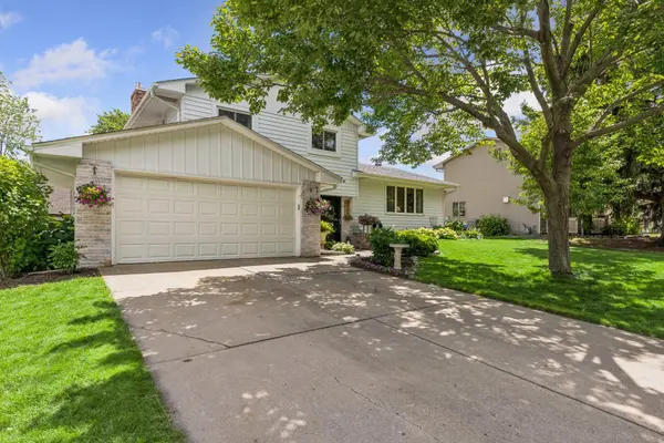 6265 Oakwood RD, Woodbury, MN 55125