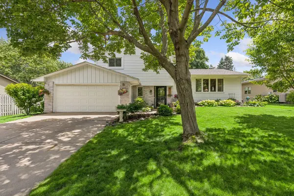 6265 Oakwood RD, Woodbury, MN 55125