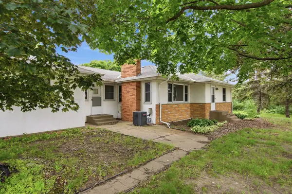 1918 Delaware AVE, West Saint Paul, MN 55118