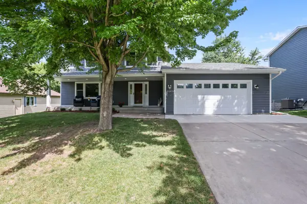 3287 Churchill DR, Woodbury, MN 55125