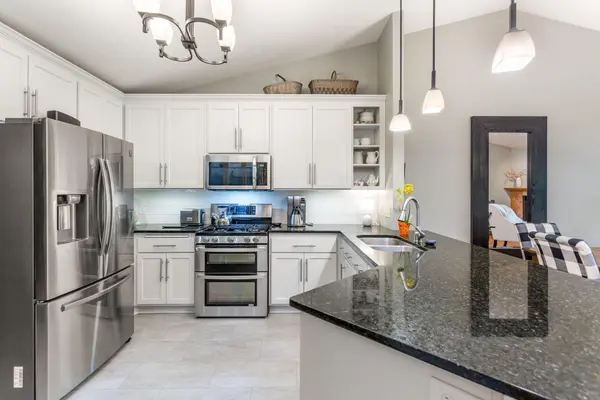 2633 Golf View DR, River Falls, WI 54022