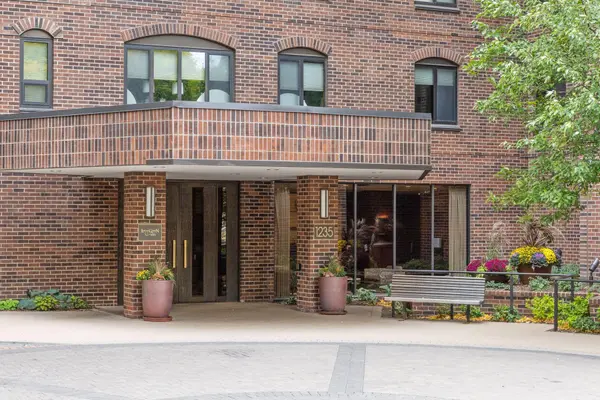 1235 Yale PL #705, Minneapolis, MN 55403