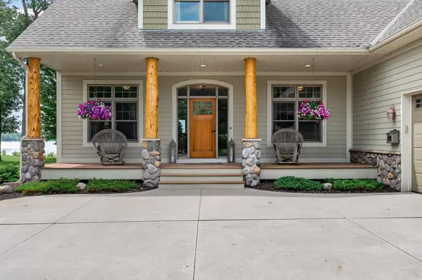 21590 S Lake George DR NW, Oak Grove, MN 55011