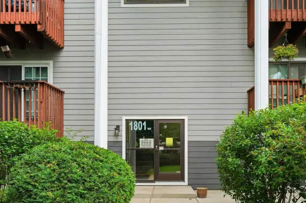1801 113th AVE NW #106, Coon Rapids, MN 55433