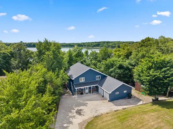 17538 Hunt Lake TRL, Faribault, MN 55021