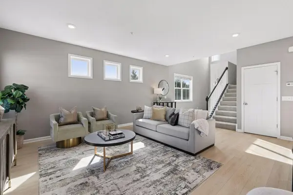 6998 Archer TRL, Inver Grove Heights, MN 55077