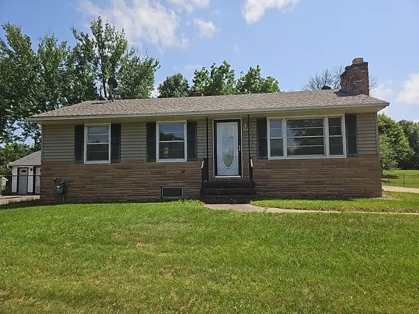 6301 Oak Knoll PLZ, Woodbury, MN 55125