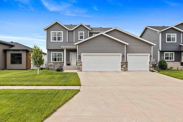 6363 S 54th AVE S, Fargo, ND 58104