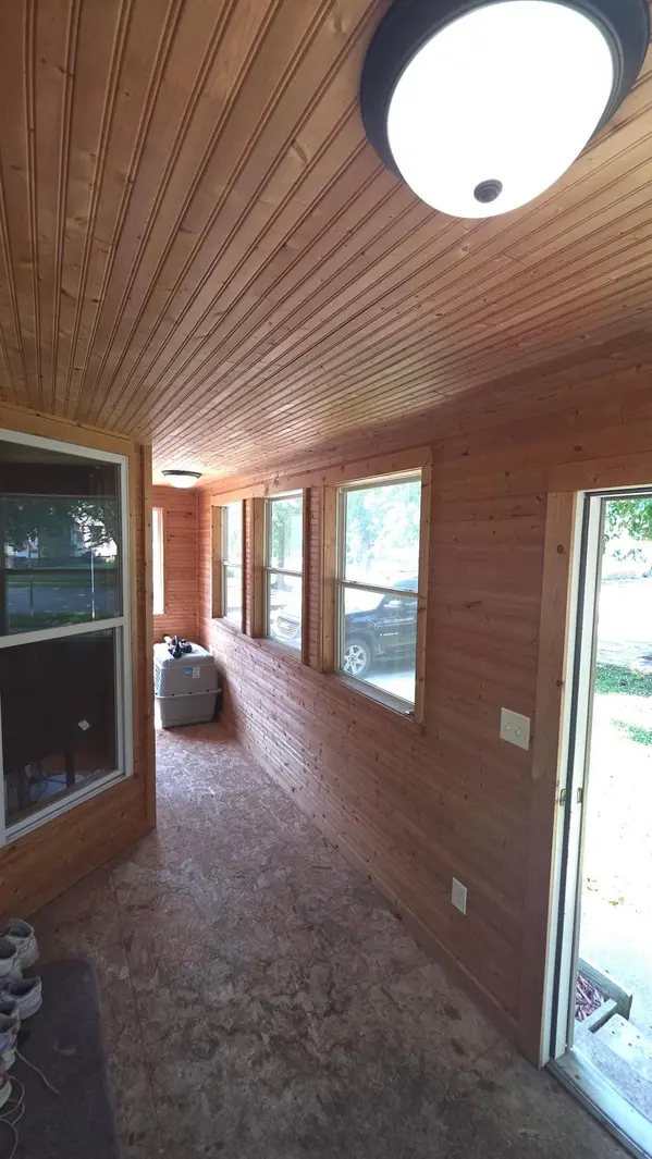 513 3rd ST SE, Willmar, MN 56201