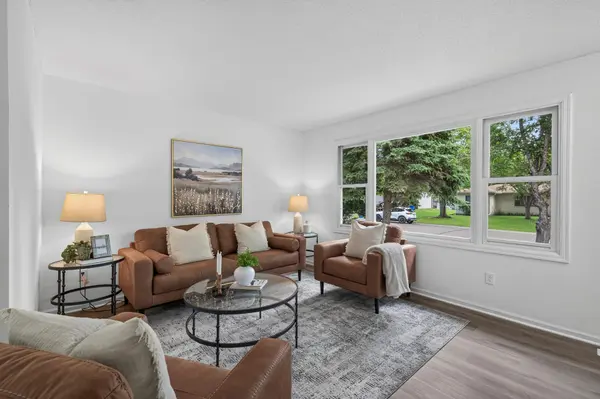 1405 Carriage Hills DR S, Cambridge, MN 55008