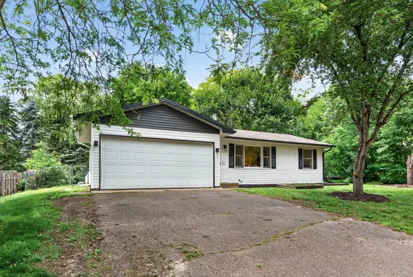 1405 Carriage Hills DR S, Cambridge, MN 55008