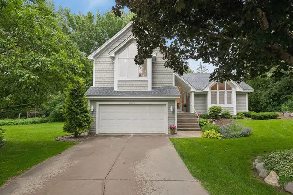 3090 Saint Albans Hollow CIR, Minnetonka, MN 55305