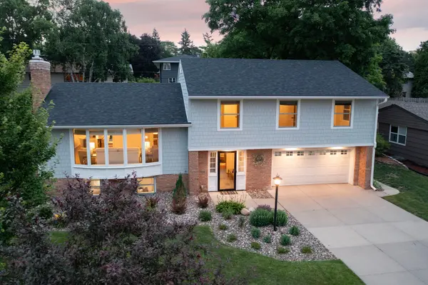 4812 Dunberry LN, Edina, MN 55435