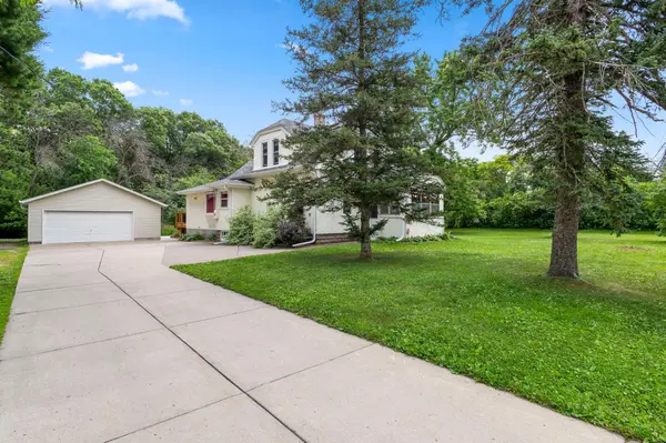2020 Margaret ST N, North Saint Paul, MN 55109