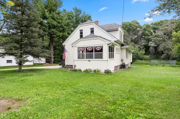 2020 Margaret ST N, North Saint Paul, MN 55109