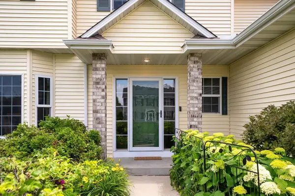 2027 Chester ST, Shakopee, MN 55379