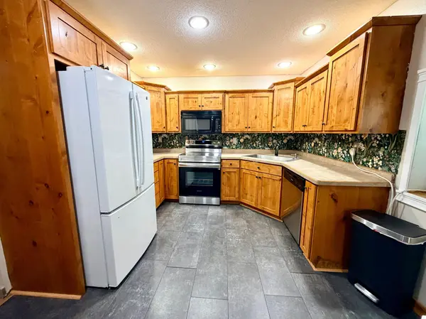 16690 68th ST NW, New London, MN 56273