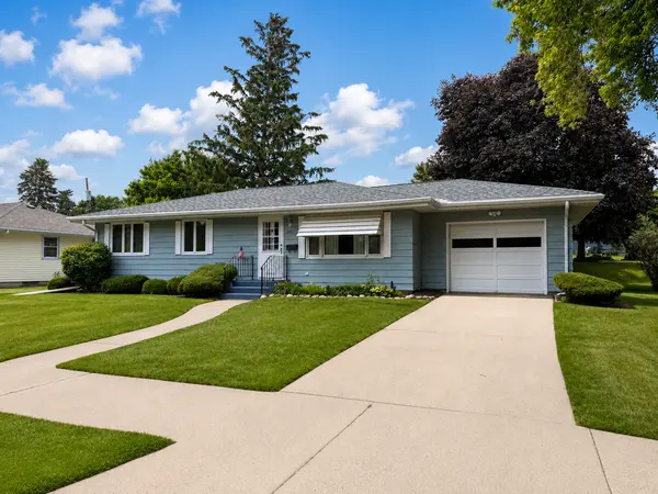 941 School ST, Fairmont, MN 56031