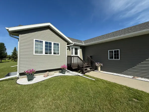 1215 Wendt DR, Thief River Falls, MN 56701