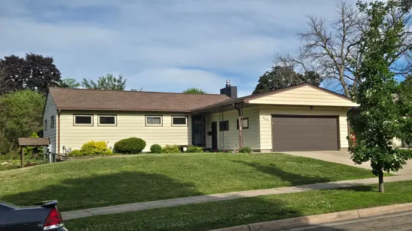 305 20th ST NW, Austin, MN 55912