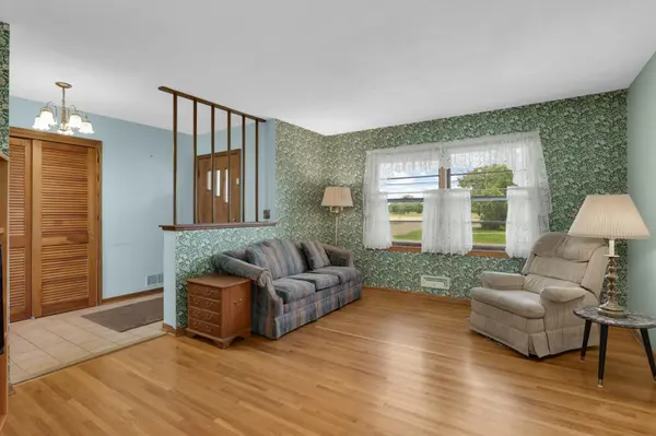 6927 Dupont AVE N, Brooklyn Center, MN 55430