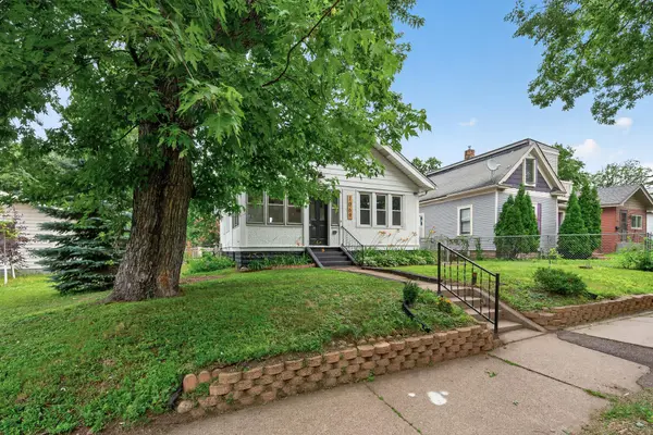 1069 Minnehaha AVE W, Saint Paul, MN 55104