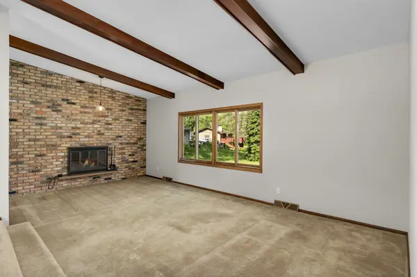 112 Mayo DR, Burnsville, MN 55337