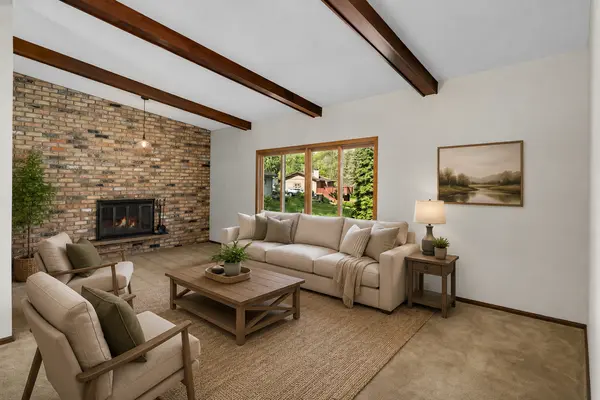 112 Mayo DR, Burnsville, MN 55337